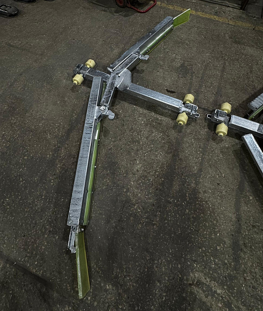 Дельта-скрепер AT по работе на резиновом покрытии