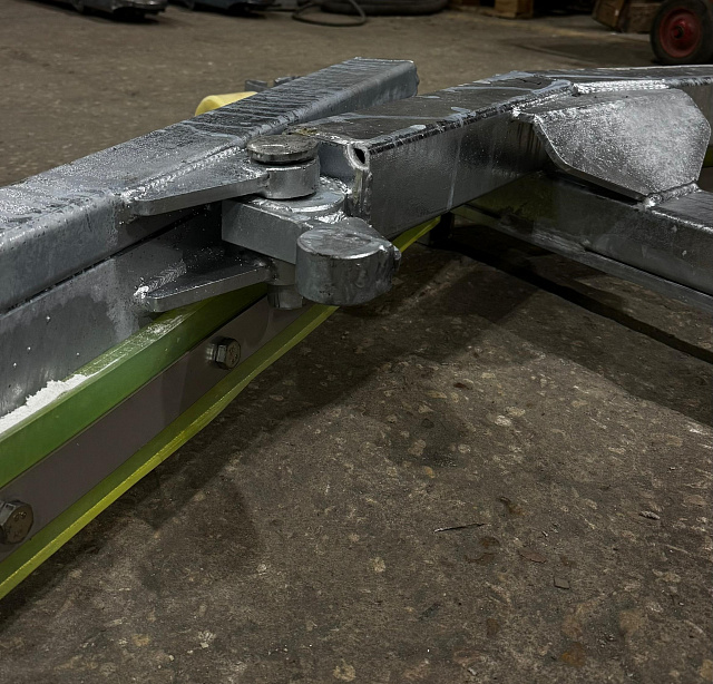 Дельта-скрепер AT по работе на резиновом покрытии