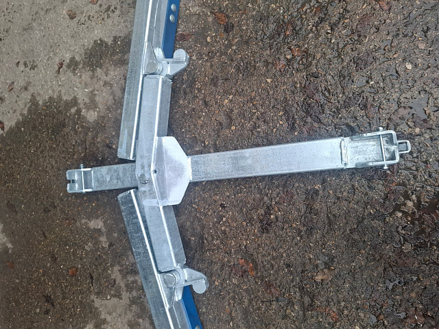 Дельта-скрепер AT по работе на бетонном покрытии 