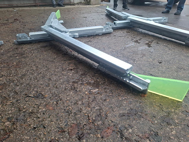 Дельта-скрепер AT по работе на бетонном покрытии 