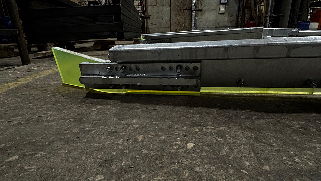 Дельта-скрепер AT по работе на резиновом покрытии