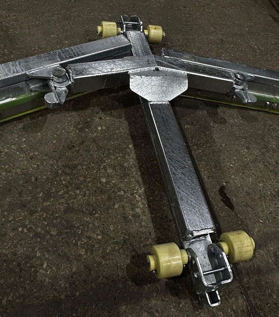 Дельта-скрепер AT по работе на резиновом покрытии