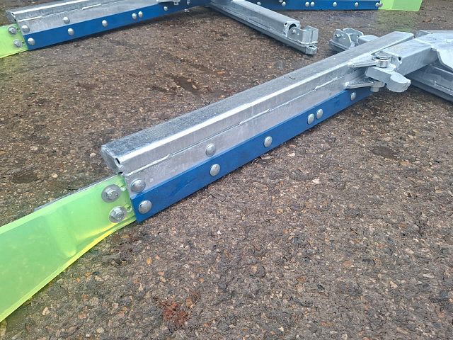 Дельта-скрепер AT по работе на бетонном покрытии 