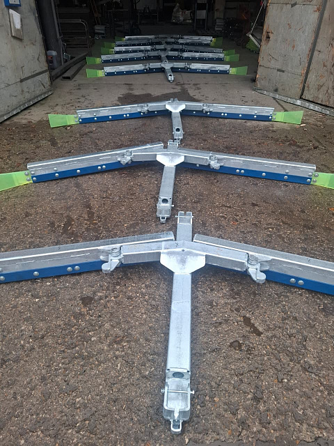 Дельта-скрепер AT по работе на бетонном покрытии 